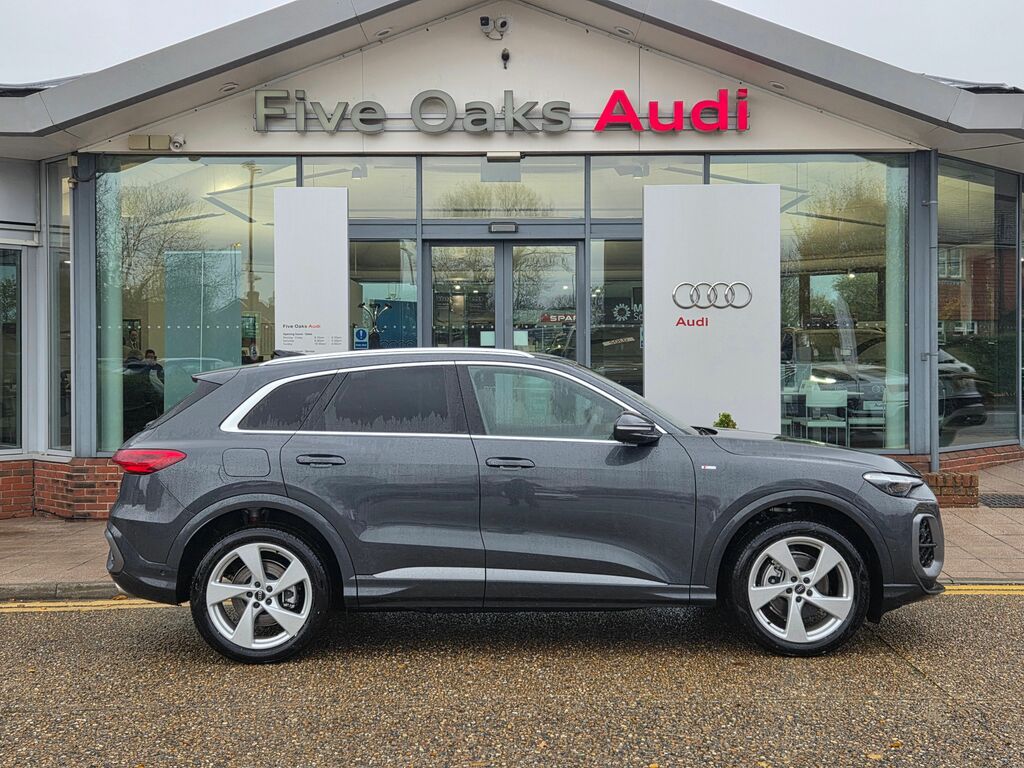Audi Q5 S Line GY75LUL Black #2
