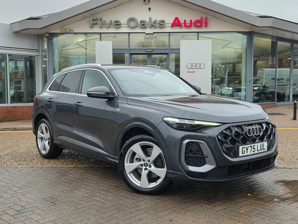 Audi Q5 S Line Black