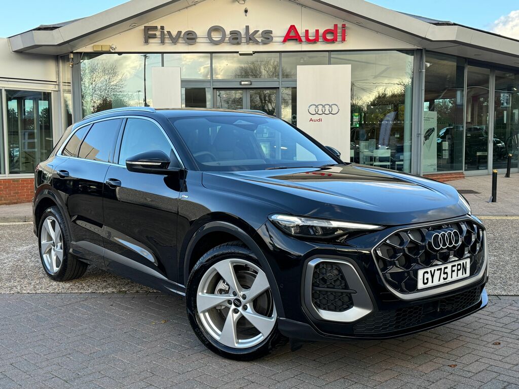 Audi Q5 S Line Black