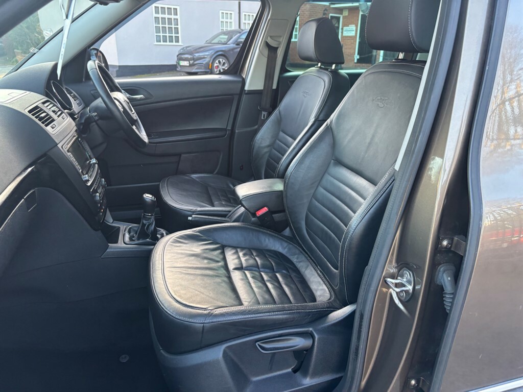 Skoda Yeti 2.0 Tdi Laurin Klement Suv 4Wd Brown #5