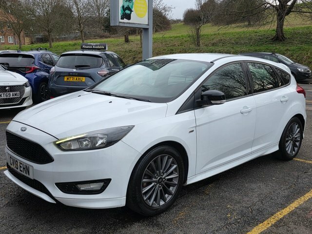 Ford Focus Ecoboost St-line Hatchback CV18EHN White #6