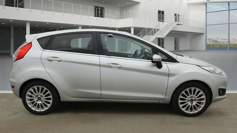 Ford Fiesta Titanium Silver #4