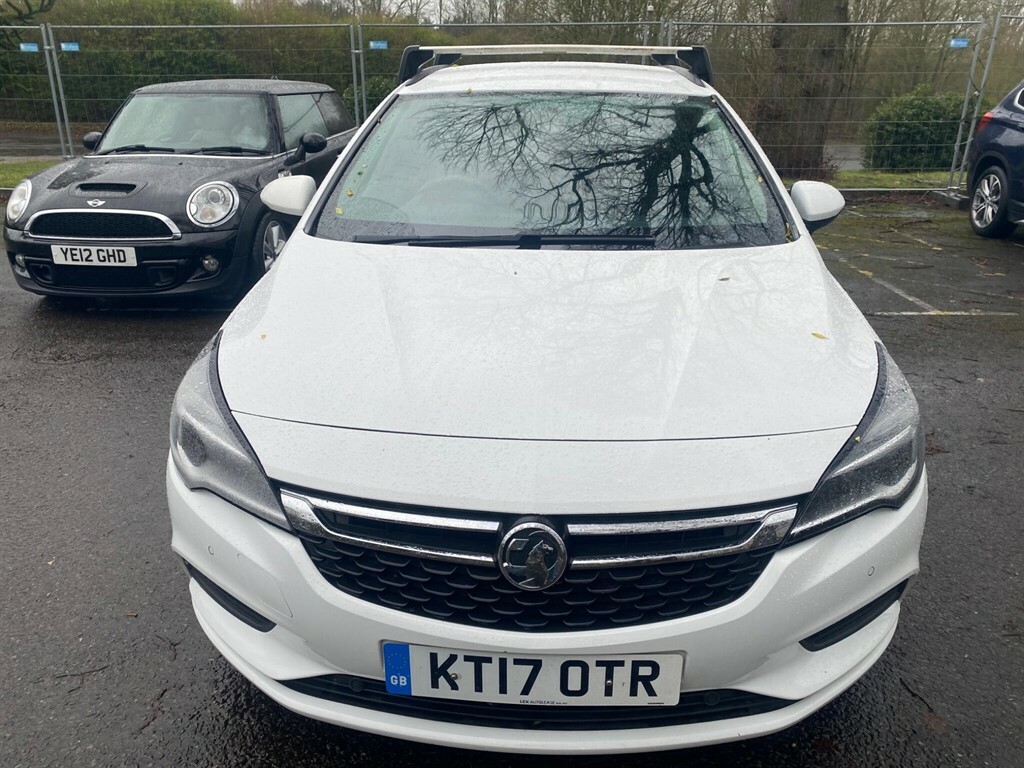 Vauxhall Astra 1.6 Cdti Tech Line Sports Tourer E KT17OTR White #2