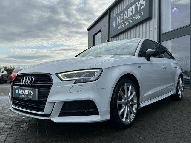 Audi A3 Tfsi Cod Black Edition OU18FNF White #3