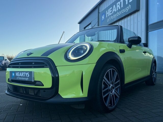Mini Convertible Cooper Exclusive Convertible AK71GMO Yellow #3