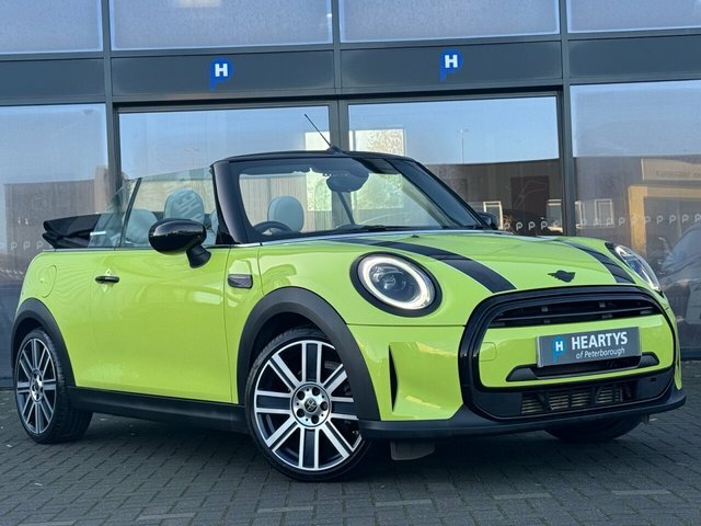 Mini Convertible Cooper Exclusive Convertible Yellow