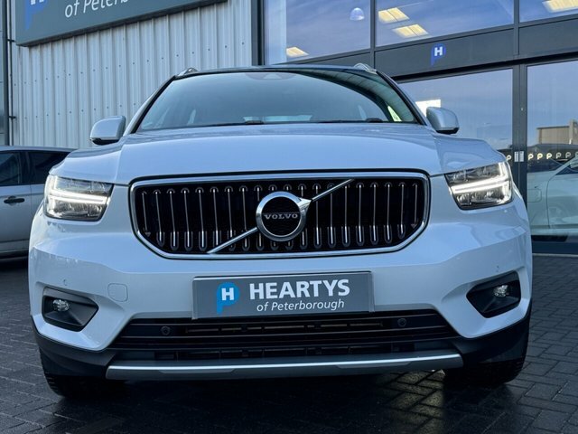 Volvo XC40 T3 Inscription Suv EO69XXR Silver #2