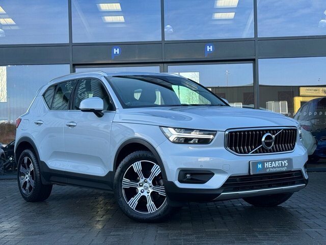 Volvo XC40 T3 Inscription Suv EO69XXR Silver