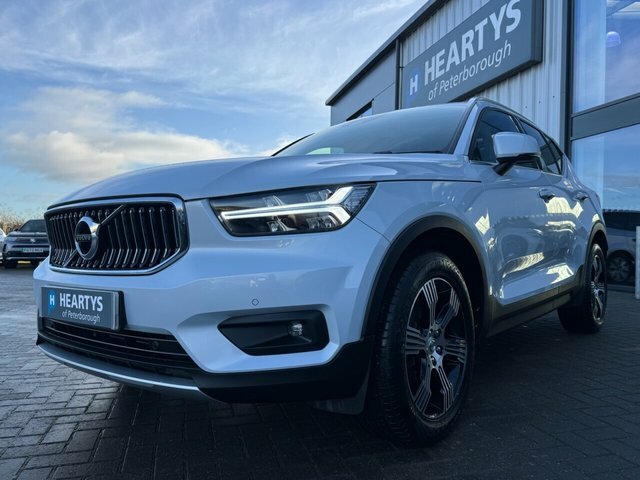Volvo XC40 T3 Inscription Suv EO69XXR Silver #3
