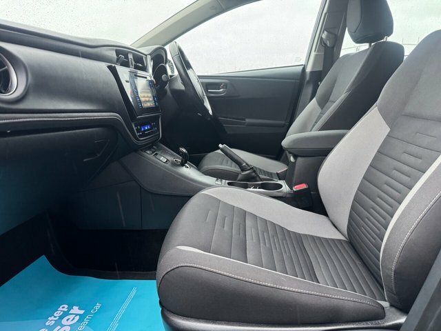 Toyota Auris Vvt-h Icon Tech Touring Blue #4