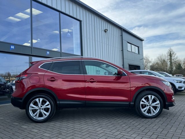 Nissan Qashqai Dci N-connecta Suv CV69OOJ Red #4