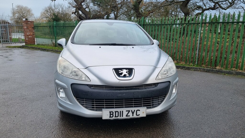 Peugeot 308 Hatchback 1.6 Vti Envy 2011 Silver #4