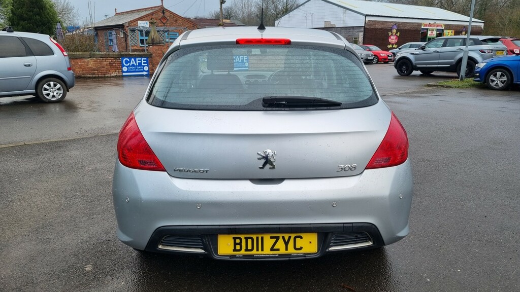 Peugeot 308 Hatchback 1.6 Vti Envy 2011 Silver #5