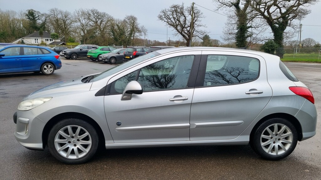 Peugeot 308 Hatchback 1.6 Vti Envy 2011 Silver #3