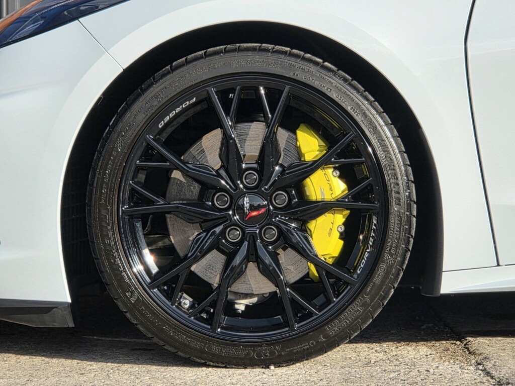 Chevrolet Corvette Stingray 6.2 V8 2Lt Yellow #12