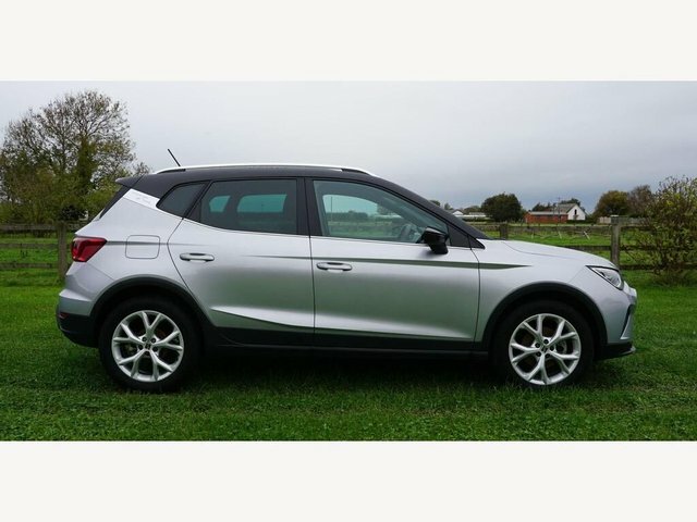 Seat Arona Tsi Fr Suv MW73LRV Silver #2