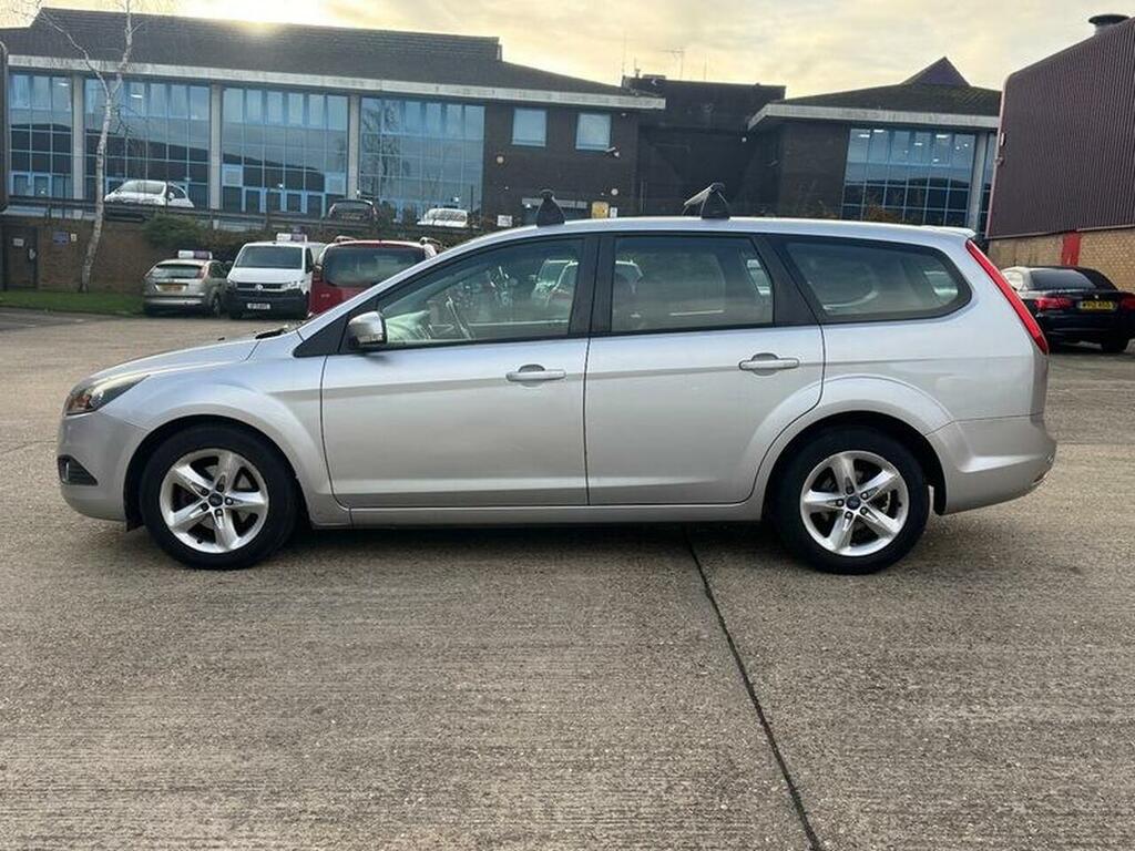 Ford Focus Home Car Detail FY60VHJ Silver #6