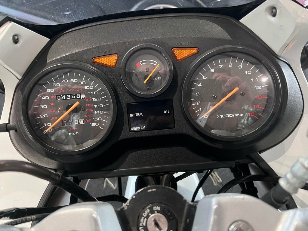 Suzuki Classic -Gsx750 F Yes 4358 Miles 1991 H933AAU White
