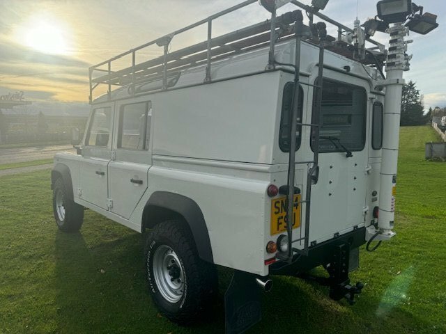 Land Rover Defender 110 4X4 200454 SN54FSU White #3