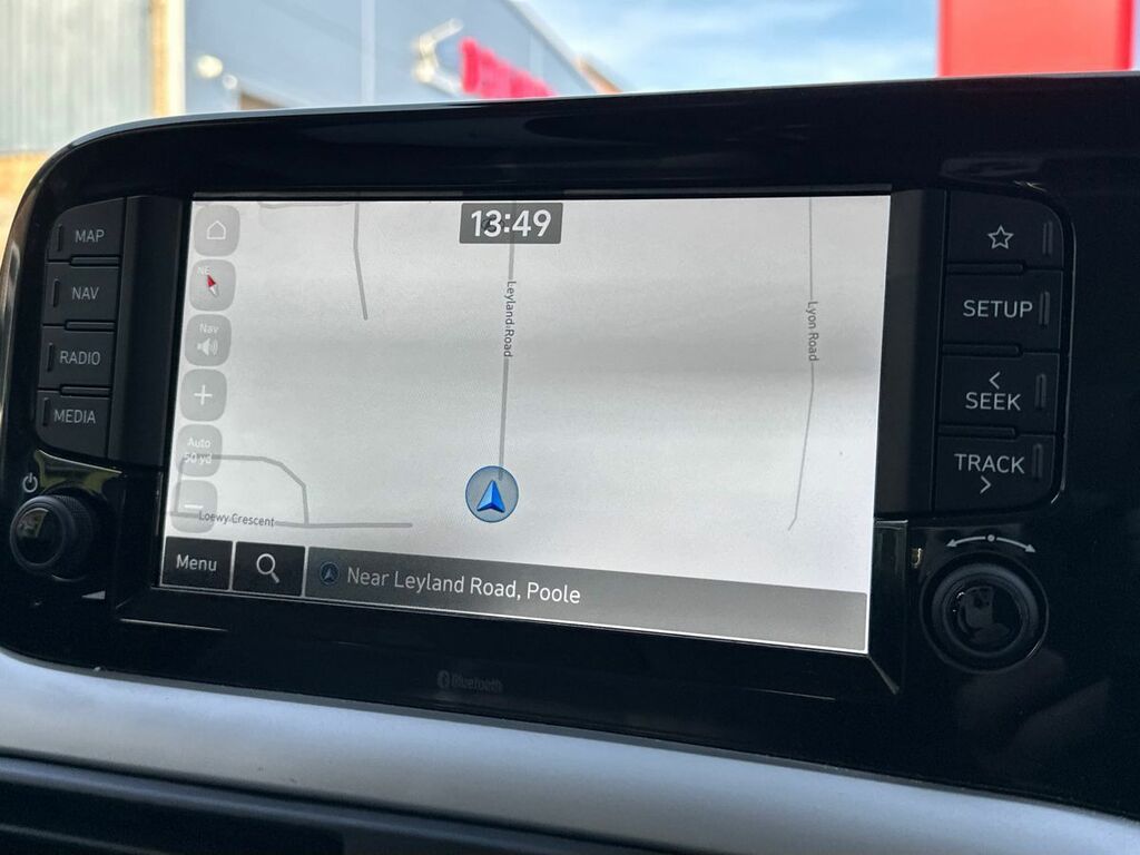 Hyundai I10 1.0 63 Premium Nav AV25ZLX Green #6