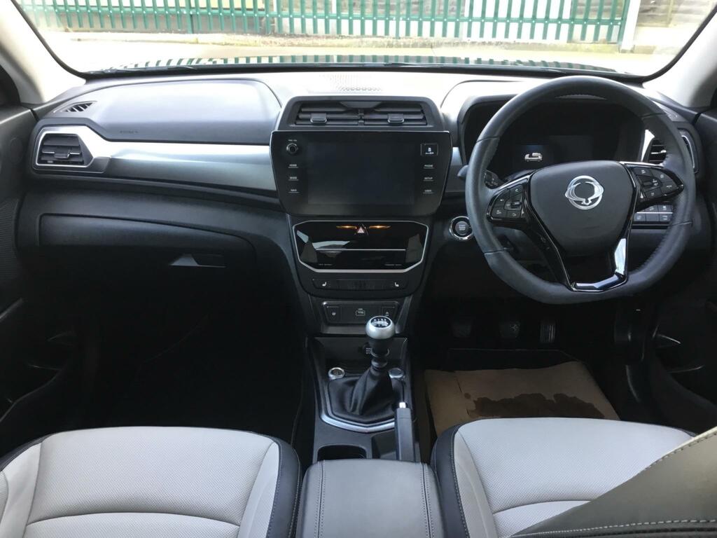 SsangYong Tivoli Tivoli 1.5P Ultimate Euro 6 Ss RO73ZHE Black #2