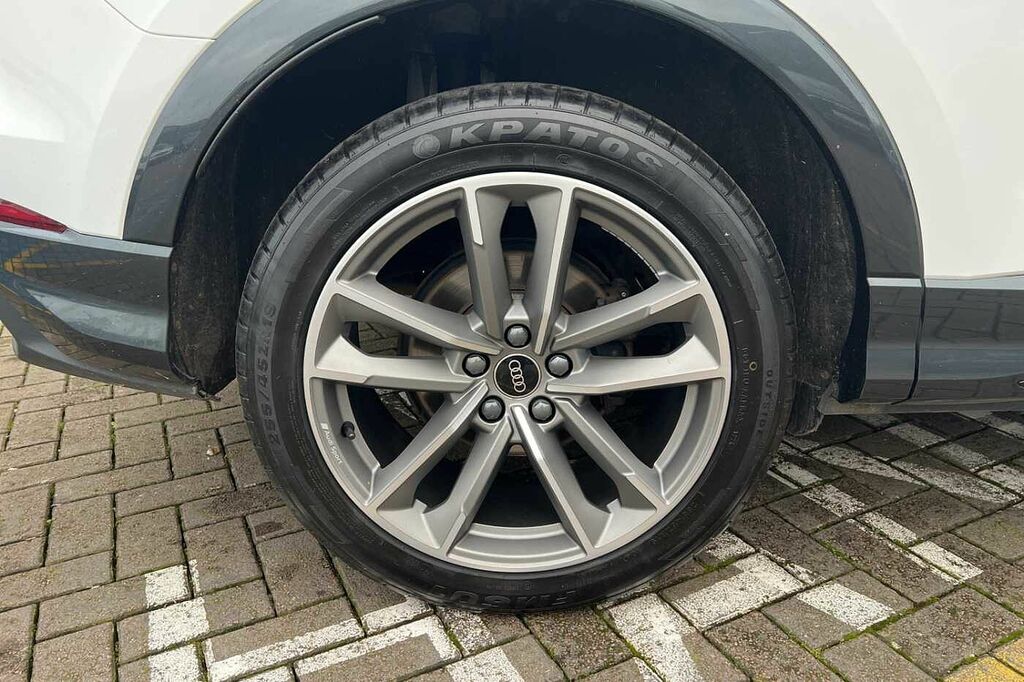 Audi Q3 Black Edition 35 Tfsi 150 Ps S Tronic WG72EYJ Silver #5