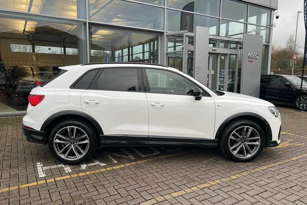 Audi Q3 Black Edition 35 Tfsi 150 Ps S Tronic WG72EYJ Silver #4