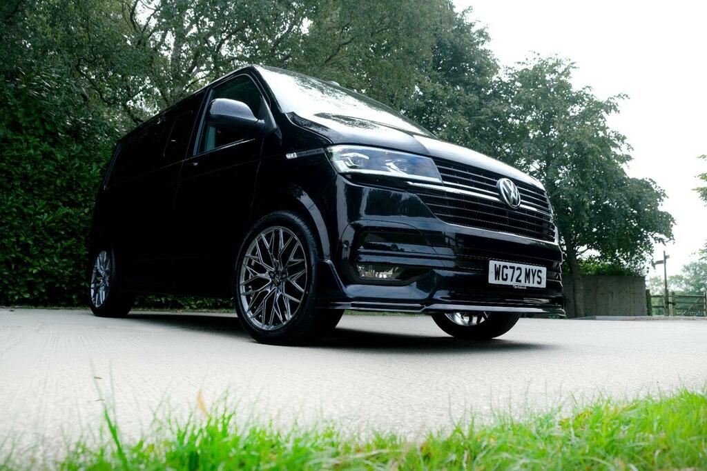 Volkswagen Transporter Combi Van 2.0 Tdi T32 Highline Kombi 150 Bhp Dsg WG72MYS Black #4