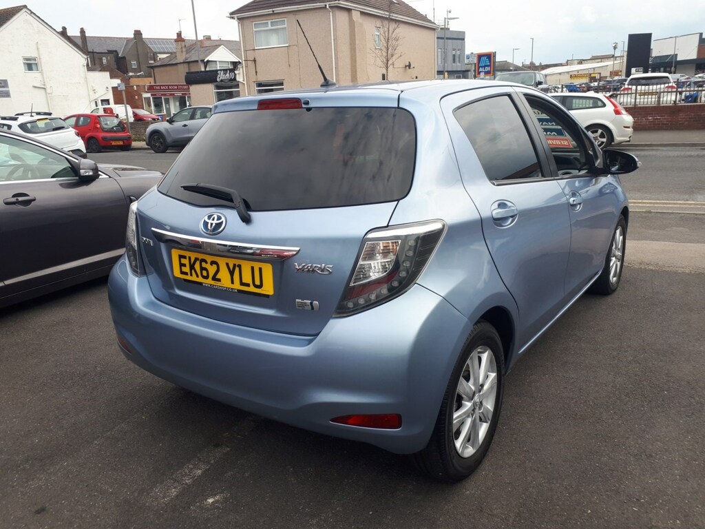 Toyota Yaris 1.5 Vvt-i Hybrid T4 Cvt 5-Door From 8,6 Blue #4
