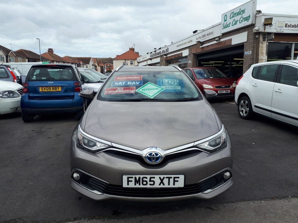 Toyota Auris Estate 1.8 Hybrid Excel Cvt 5-Door From Brown
