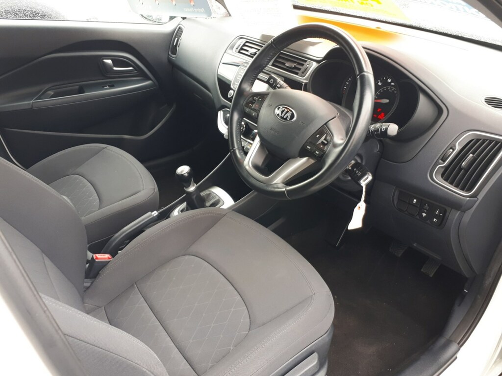 Kia RIO 2 1.25 5-Door From 8,195 Retail Package White #6