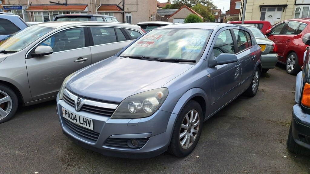 Vauxhall Astra 1.6 Elite 5-Door From 2,195 Retail Package Silver