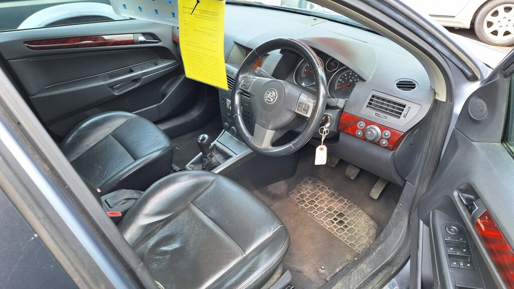 Vauxhall Astra 1.6 Elite 5-Door From 2,195 Retail Package Silver #3