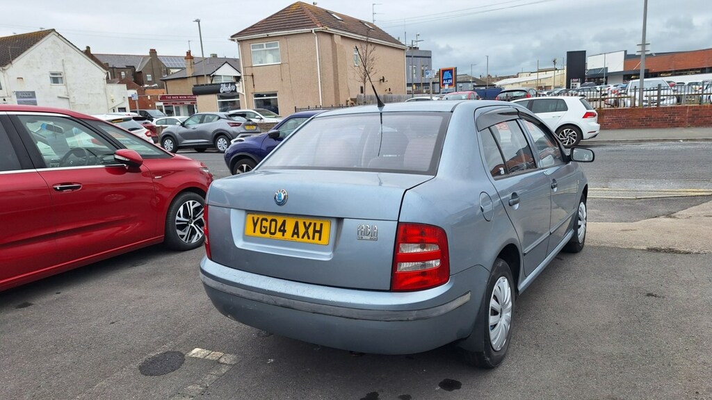 Skoda Fabia 1.9 Sdi 4-Door Saloon From 2,195 Retail Grey #4