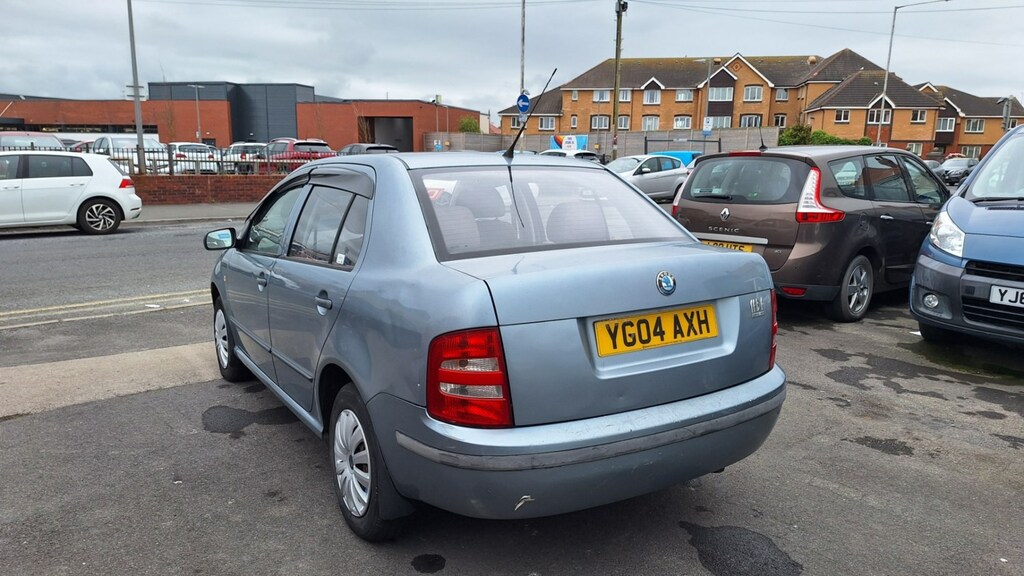Skoda Fabia 1.9 Sdi 4-Door Saloon From 2,195 Retail Grey #5