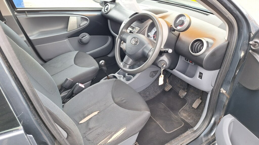 Toyota Aygo 1.0 Vvt-i Sport 5-Door From 2,395 Retail Packag Grey #6