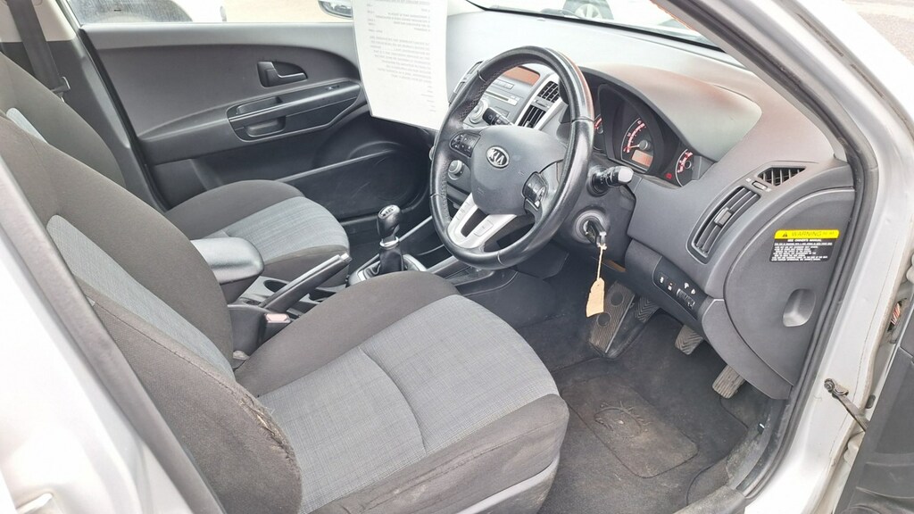 Kia Ceed Estate 2 1.6 Crdi Ecodynamics 5-Door From Silver #6