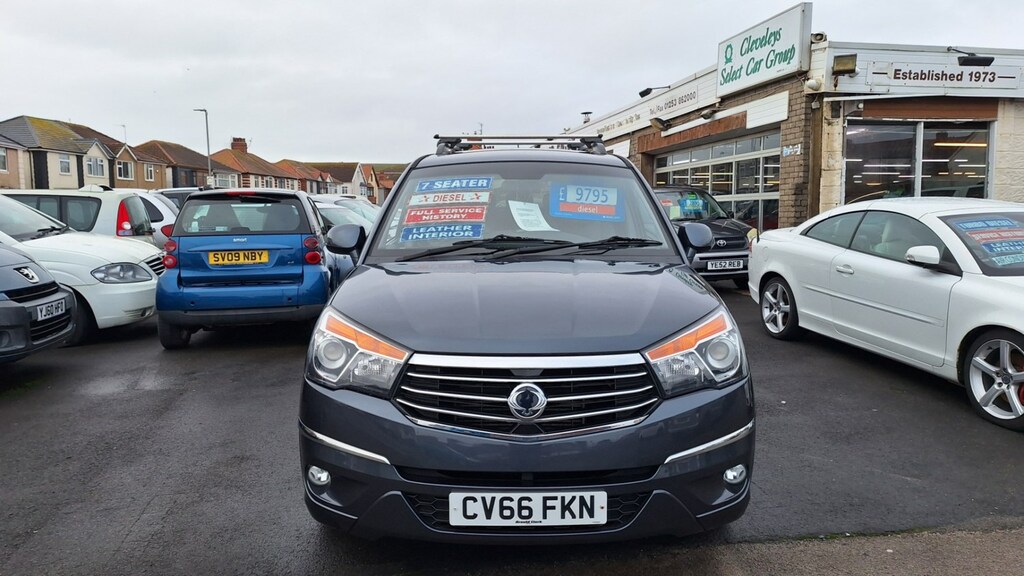 SsangYong Turismo Rodius 2.2 Ex 7 Seater From 8,995 Retail Grey