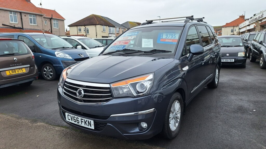 SsangYong Turismo Rodius 2.2 Ex 7 Seater From 8,995 Retail Grey #2