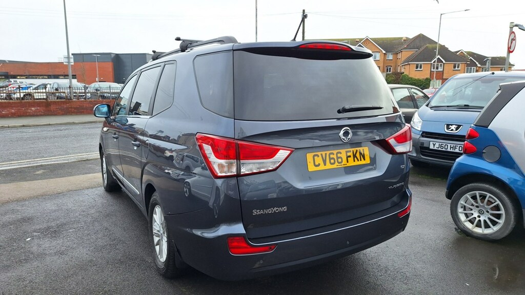 SsangYong Turismo Rodius 2.2 Ex 7 Seater From 8,995 Retail Grey #5