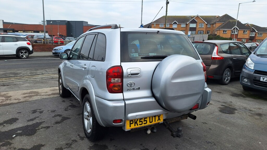 Toyota Rav 4 4 2.0 D-4d Xt-r 5-Door From 3,195 Retail Silver #5