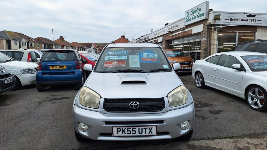 Toyota Rav 4 4 2.0 D-4d Xt-r 5-Door From 3,195 Retail Silver