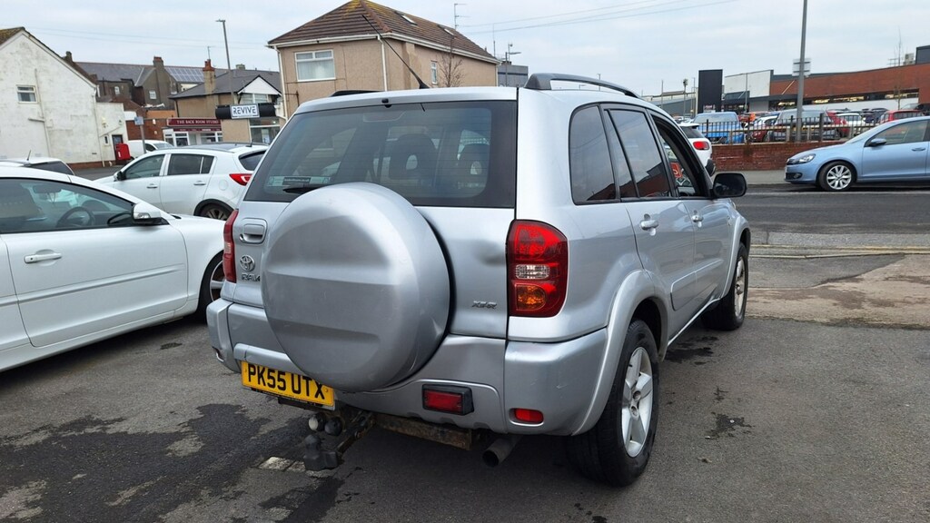 Toyota Rav 4 4 2.0 D-4d Xt-r 5-Door From 3,195 Retail Silver #4
