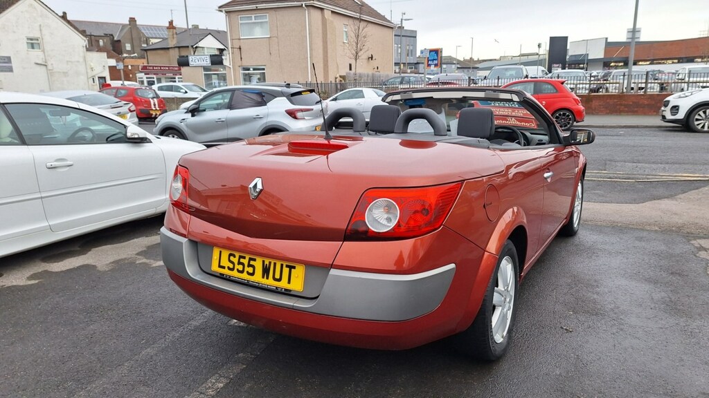 Renault Megane Cc 1.9 Dci Dynamique Hardtop Convertible Fr Red #4