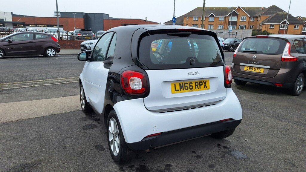 Smart Fortwo Coupe Coupe 1.0 Passion From 7,195 Retail P White #5