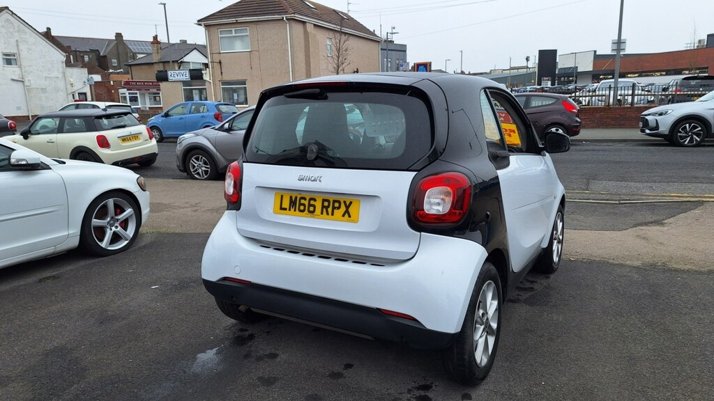 Smart Fortwo Coupe Coupe 1.0 Passion From 7,195 Retail P White #4
