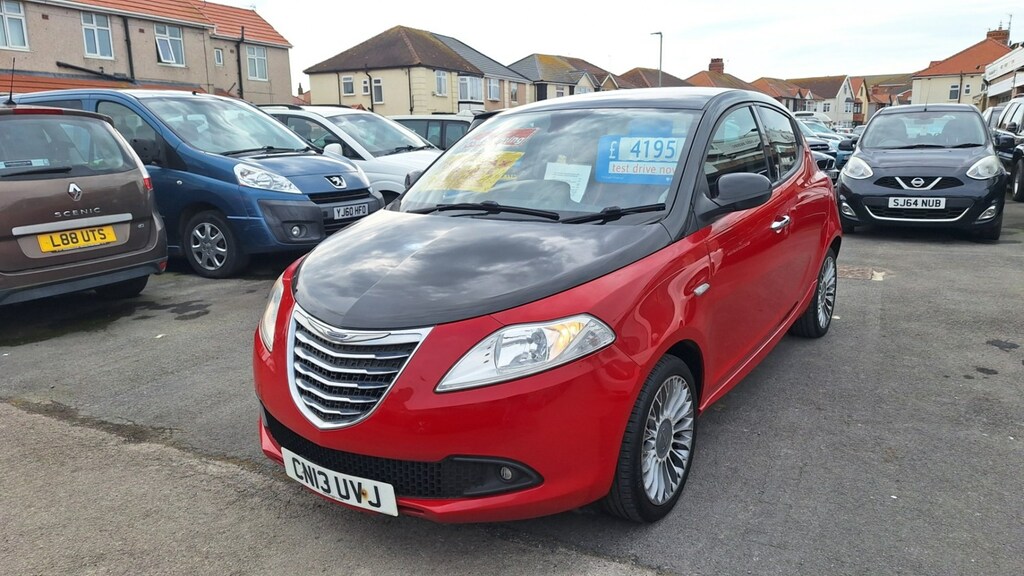 Chrysler Ypsilon 1.2 Black And Red 5-Door From 3,395 Retail Pack Red #2