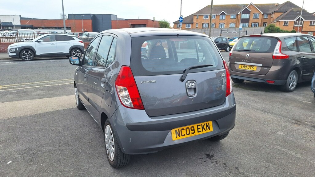 Hyundai I10 1.2 Classic 5-Door From 2,895 Retail Package NC09EKN Grey #5
