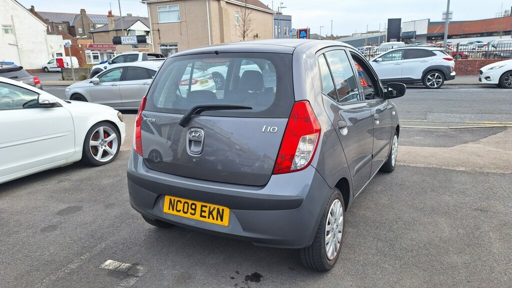 Hyundai I10 1.2 Classic 5-Door From 2,895 Retail Package NC09EKN Grey #4