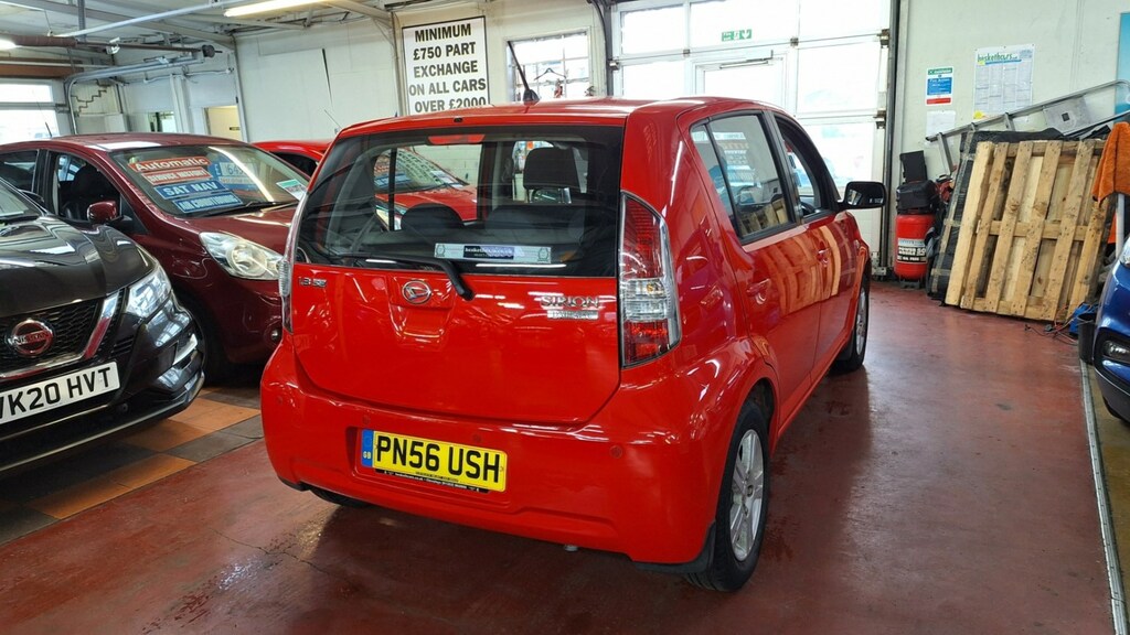 Daihatsu Sirion Hatchback Red #4